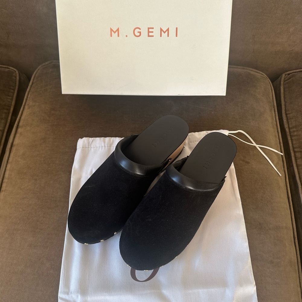 M.Gemi Elegant Black Suede Mules